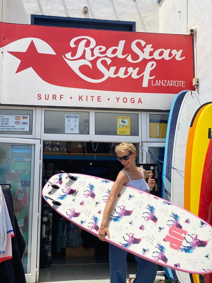 Red Star Surf & Yoga Camp Lanzarote Vandrehjem Famara Eksteriør billede