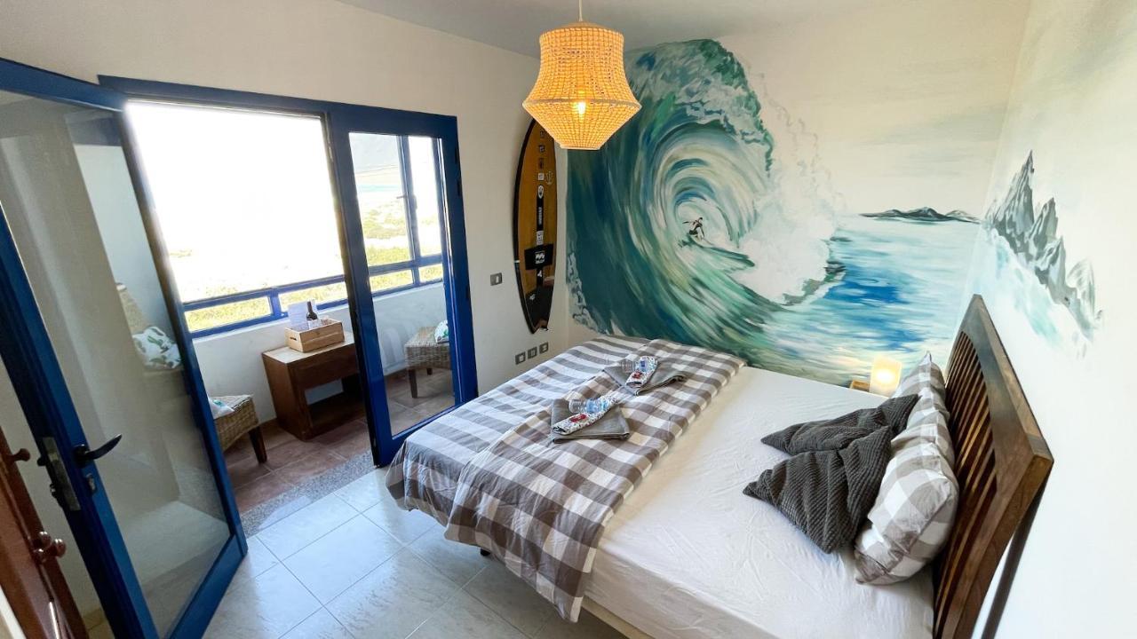 Red Star Surf & Yoga Camp Lanzarote Vandrehjem Famara Eksteriør billede