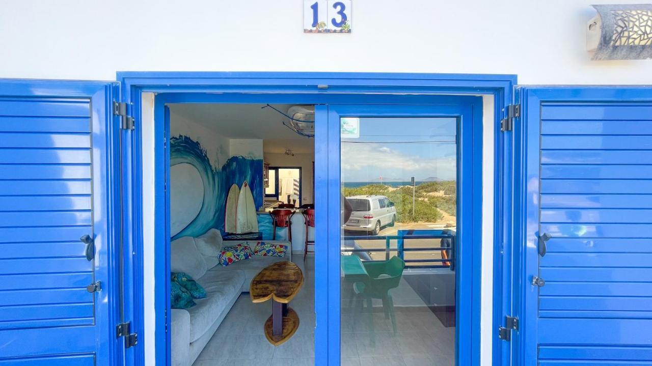 Red Star Surf & Yoga Camp Lanzarote Vandrehjem Famara Eksteriør billede