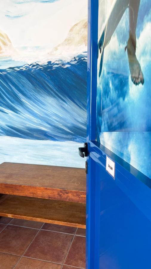 Red Star Surf & Yoga Camp Lanzarote Vandrehjem Famara Eksteriør billede