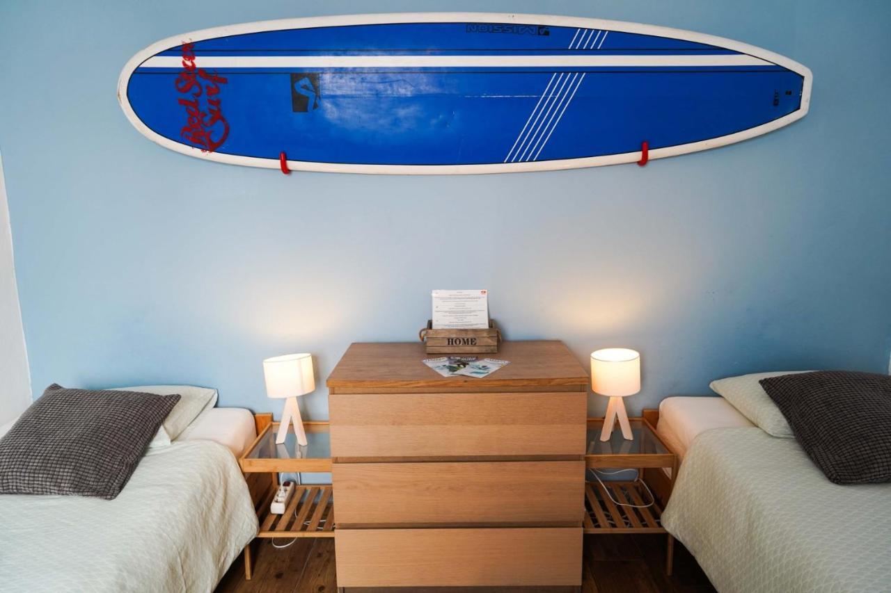 Red Star Surf & Yoga Camp Lanzarote Vandrehjem Famara Eksteriør billede